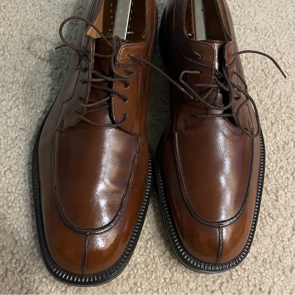 Salvatore Ferragamo Brown Leather Split Toe Classic Oxfords (Size: 8) - Picture 2 of 16